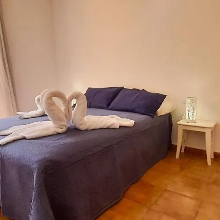 Sea View Apartment *